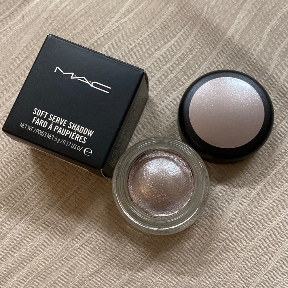 MAC Cosmetics Bounce Around Soft Serve Shadow
